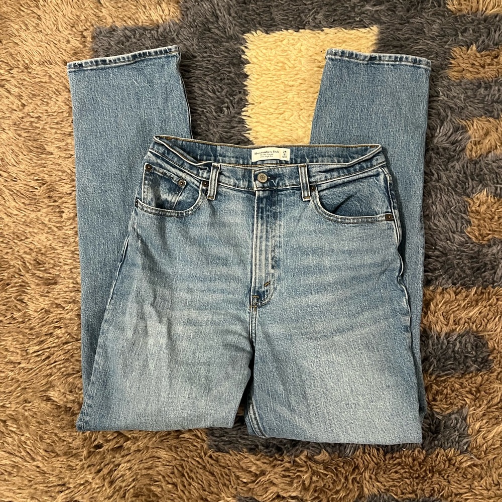 ABERCROMBIE 90s Relaxed Jeans - Medium Wash size 28